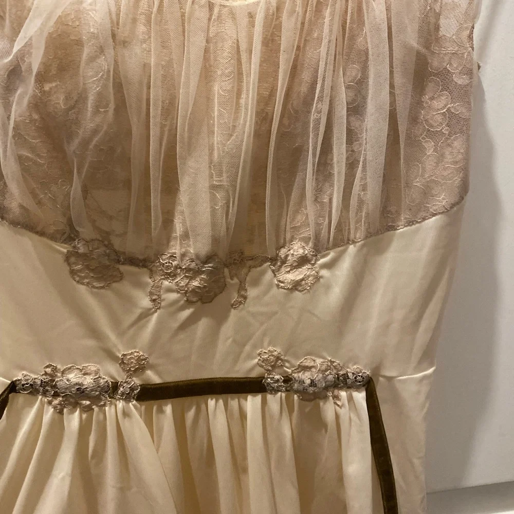 Vintage Vanity Fair Lingerie Dress - Picture 4 of 16